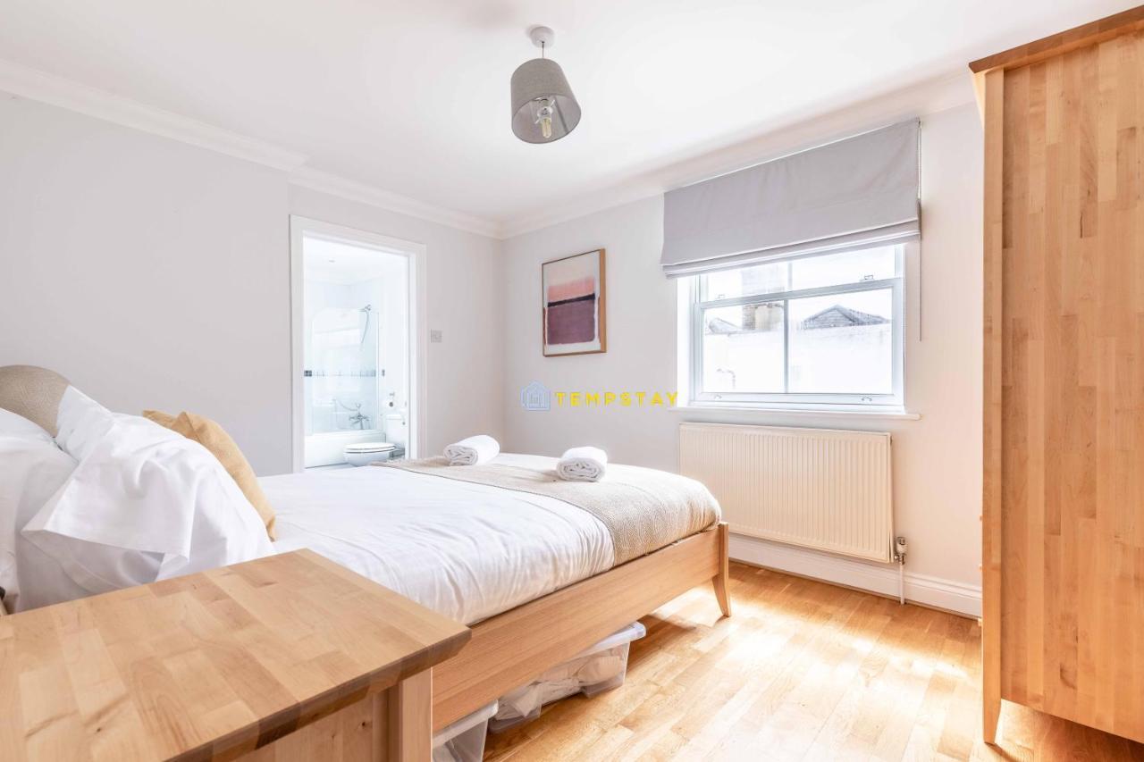 Perfect Spot In Central Windsor & Free Parking! ภายนอก รูปภาพ